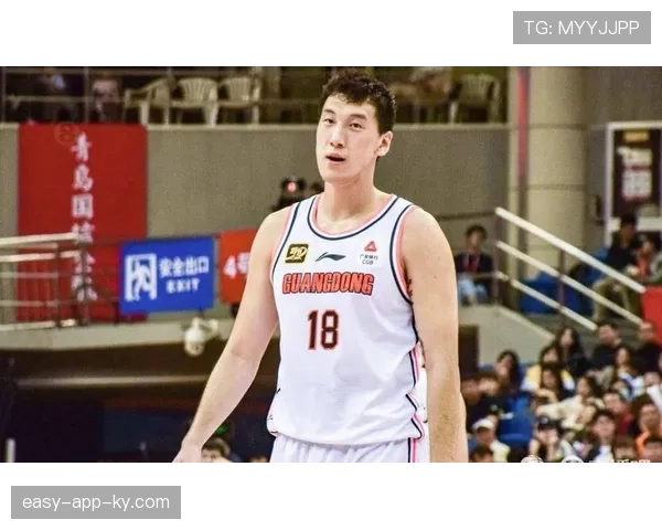 广州队前锋组合失准,进攻效率成近期联赛困扰 广州队前锋组合失准,进攻效率成近期联赛困扰