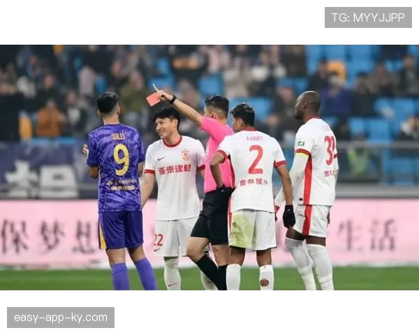梅州客家主场迎战强敌，防线承压成焦点